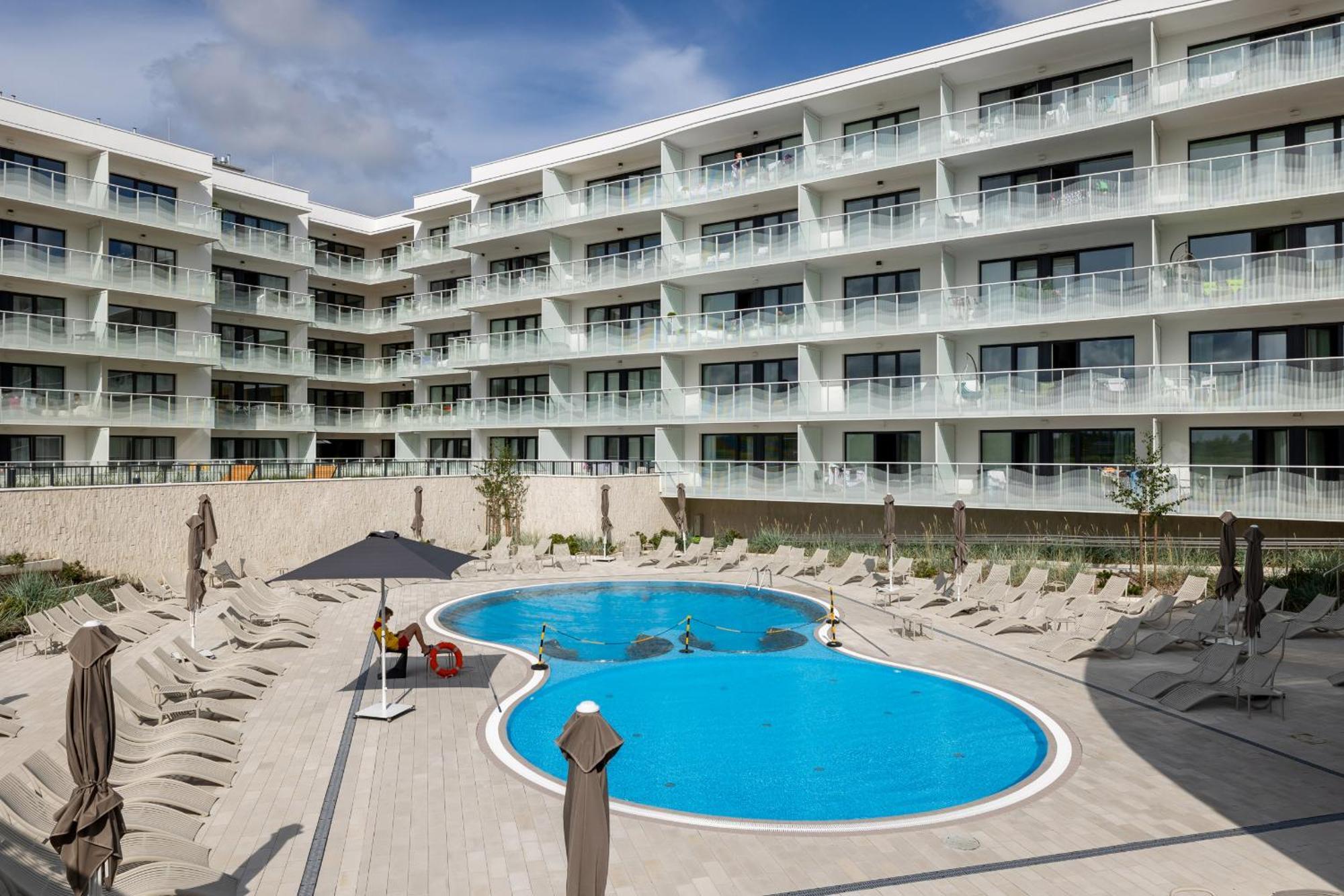 Polanki Aqua Apartment With Parking By Renters Prestige Kołobrzeg Eksteriør bilde